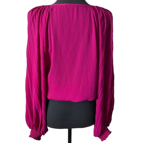 Krisa Magenta Purple Long Sleeve Smocked Top Sz S - Picture 2 of 3
